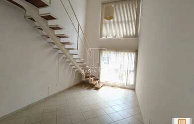 Imagem: O studio possui 1 Dormitório, 1 Banheiro, 2 Vagas na garagem