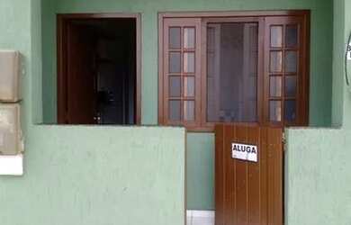 Imagem: A casa possui 1 Dormitório, 1 Banheiro, 31m² de Área e está