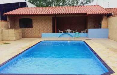 Imagem: A casa possui 2 Dormitórios, 2 Banheiros, 3 Vagas na garagem