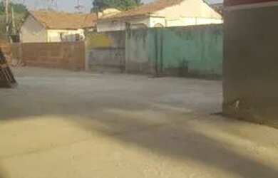 Imagem 5: Alugue Galpao/Terreno. 300m² de Áreae5 Vagas na garagem