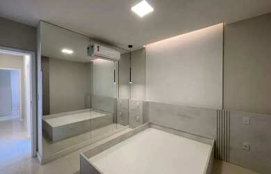 Imagem 3: Linda Casa com 3/4 sendo 01 Reformada no Condomínio Allure