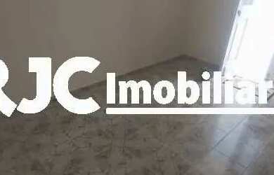 Imagem: O apartamento possui 3 Dormitórios, 1 Banheiro, 1 Vaga na garagem