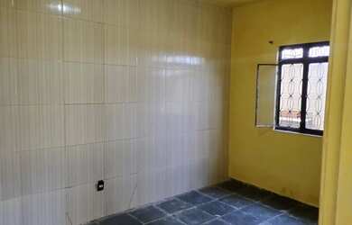 Imagem: A casa possui 1 Dormitório, 1 Banheiro e está localizado