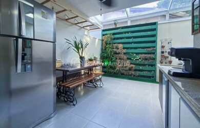 Imagem: A casa em condomínio possui 3 Dormitórios, 3 Banheiros, 2