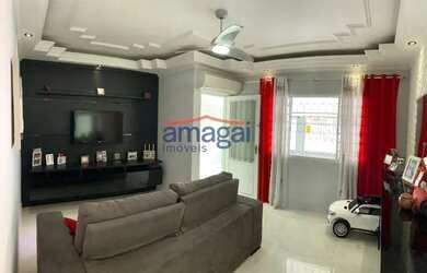 Imagem: A casa possui 2 Dormitórios, 2 Banheiros, 2 Vagas na garagem