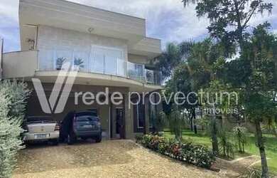 Imagem: A casa em condomínio possui 5 Dormitórios, 4 Banheiros, 4