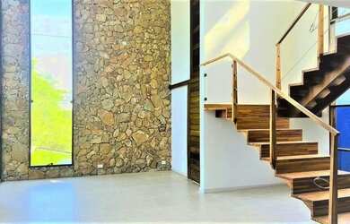 Imagem 4: LINDA CASA COM PISCINA À VENDA NA VILA JUNQUEIRA EM ATIBAIA