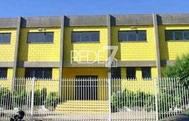 Imagem: O depósito possui 5 Vagas na garagem e 900m² de Área e está