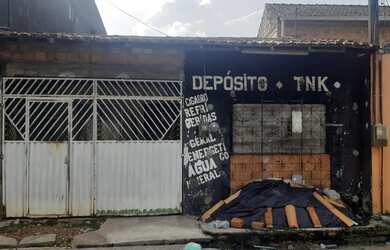Imagem: A casa possui 3 Dormitórios, 1 Banheiro, 1 Vaga na garagem