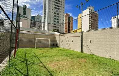 Imagem: O apartamento possui 2 Dormitórios, 1 Banheiro, 2 Vagas na