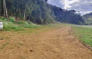 Imagem: O terreno possui 7.100m² de Área e está localizado em Campo