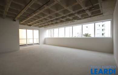 Imagem: O depósito possui 1 Vaga na garagem, 45m² de Área e Imóvel