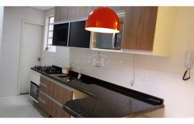 Imagem: A kitnet possui 1 Dormitório, 1 Banheiro, 1 Vaga na garagem