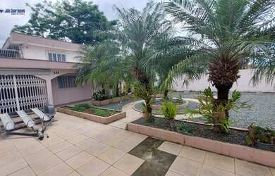 Imagem: A casa e possui 3 Dormitórios, Suítes, 2 Banheiros, 1 Vaga