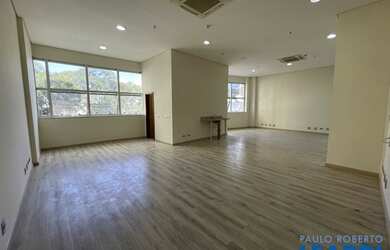 Imagem: O depósito possui 2 Vagas na garagem, 79m² de Área e está