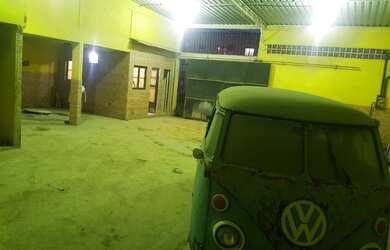 Imagem 1: Galpão com lojas. 600m² de Áreae5 Vagas na garagem