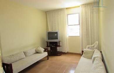 Imagem: A kitnet possui 1 Dormitório, 1 Banheiro, 1 Vaga na garagem