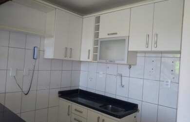 Imagem: A casa em condomínio para alugar possui 2 Dormitórios, 2 Banheiros