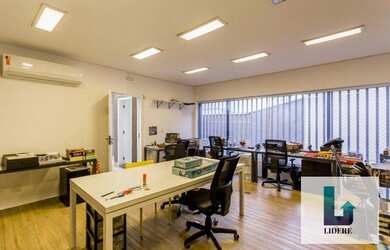 Imagem: O depósito possui 5 Vagas na garagem, 230m² de Área, Imóvel