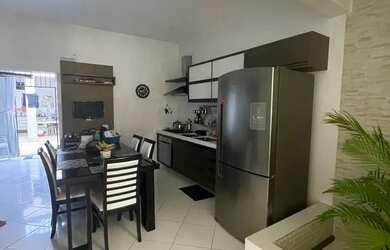 Imagem 10: Casa com piscina sol nascente &gt