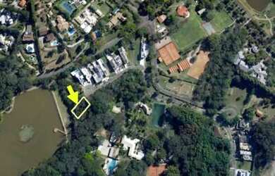 Imagem: O terreno possui 536m² de Área e está localizado em Loteamento