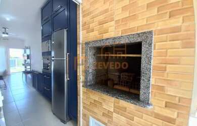 Imagem: A casa possui 2 Dormitórios, 3 Banheiros, 2 Vagas na garagem