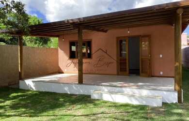 Imagem: A casa possui 3 Dormitórios, 2 Banheiros, 3 Vagas na garagem