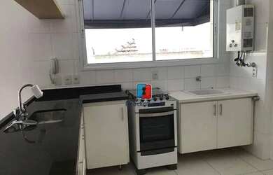 Imagem: O apartamento possui 1 Dormitório, 1 Banheiro, 1 Vaga na garagem