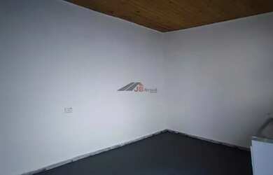 Imagem: A casa possui 1 Dormitório, 1 Banheiro, 1 Vaga na garagem e