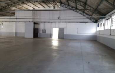 Imagem: O depósito possui 2720m² de Área e está localizado em Água