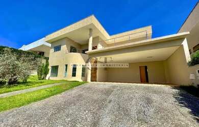 Imagem: A casa em condomínio possui 4 Dormitórios, 5 Banheiros, 5