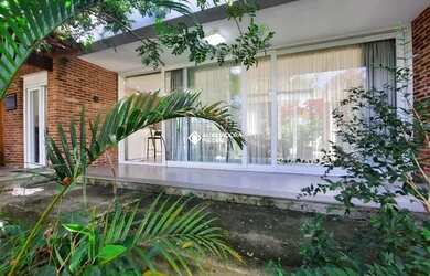 Imagem: A casa em condomínio possui 2 Dormitórios, 1 Banheiro, 2 Vagas