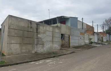 Imagem 1: Sobrado de esquina Tatuquara