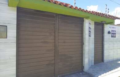 Imagem: A casa possui 3 Dormitórios, 2 Banheiros, 1 Vaga na garagem