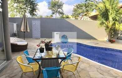 Imagem: A casa em condomínio possui 4 Dormitórios, 5 Banheiros, 4