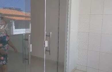 Imagem: A casa possui 3 Dormitórios, 2 Banheiros, 90m² de Área e