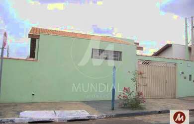 Imagem: A casa possui 2 Dormitórios, 2 Banheiros, 3 Vagas na garagem