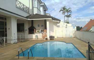 Imagem: A casa em condomínio possui 4 Dormitórios, 3 Banheiros, 4