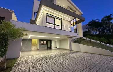 Imagem 3: Sobrado com 3 pisos, 4 suítes, ambientes amplos, e uma localização...