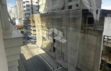 Imagem 16: Apartamento diferenciado na Meia Praia em Itapema com 3 suítes e 3 vagas...