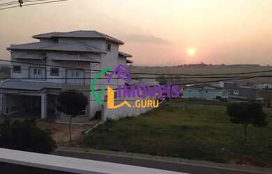 Imagem: A casa em condomínio possui 5 Dormitórios, 4 Banheiros, 3