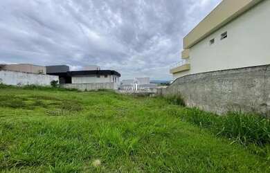 Imagem: O terreno possui 403m² de Área e Imóvel novo e está localizado