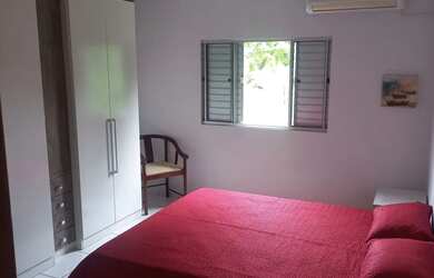 Imagem: A casa possui 2 Dormitórios, 1 Banheiro, 1 Vaga na garagem