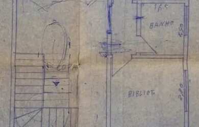 Imagem: A casa possui 4 Dormitórios, 3 Banheiros, 1 Vaga na garagem