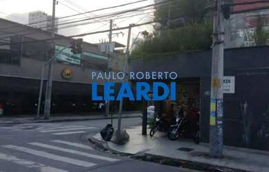 Imagem: O depósito possui 4 Vagas na garagem, 415m² de Área e está