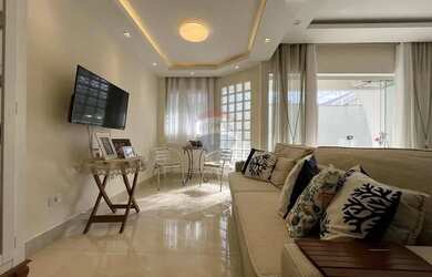 Imagem 4: Lindo Sobrado no Coração de Caiobá Praia Brava