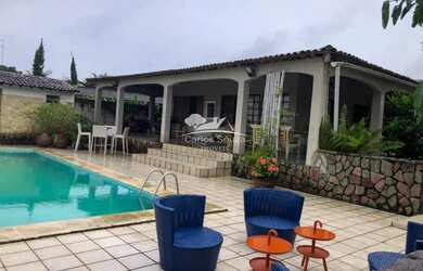 Imagem: A casa possui 3 Dormitórios, 3 Banheiros, 553m² de Área e