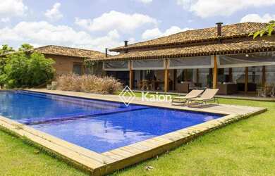 Imagem: A casa em condomínio possui 5 Dormitórios, 5 Banheiros, 5