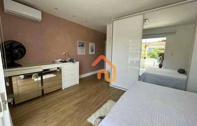 Imagem 15: Casa finamente decorada,estilo contemporaneo localizada no inicio da praia...