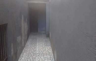 Imagem: A casa possui 1 Dormitório, 1 Banheiro e está localizado